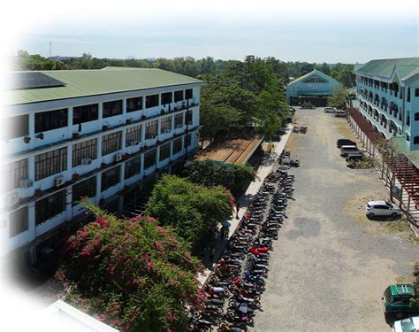 Urdaneta City University: bachelor's programs offered.